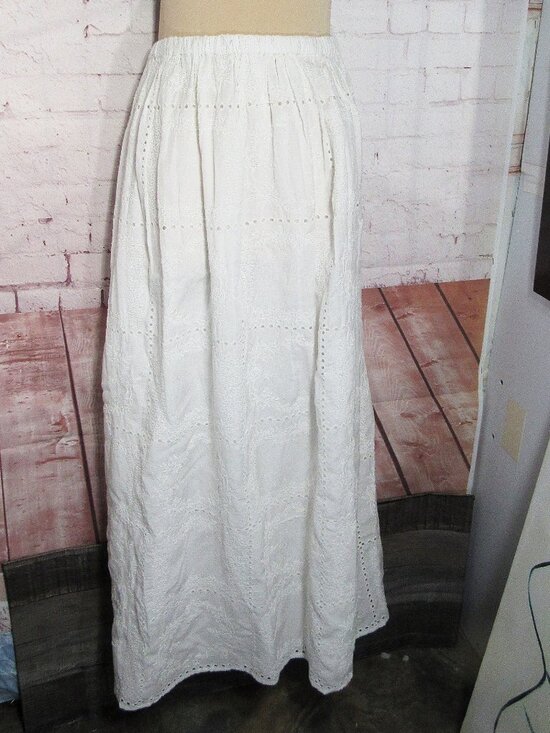 Lucky Brand Dresses & Skirts - NWT LUCKY BRAND COTTON EYELET MAXI SKIRT LINED  SIZE 16/18